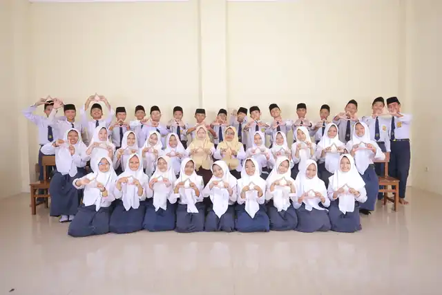 Santri Al Hikmah