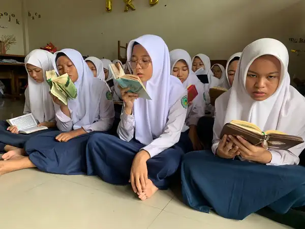 Santri Belajar